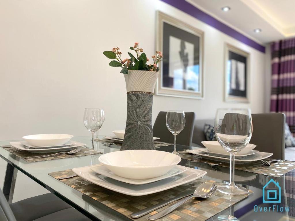 Апартаменти Violet - 10 Min To Old Town Gdansk,pkp & Shopping Mall