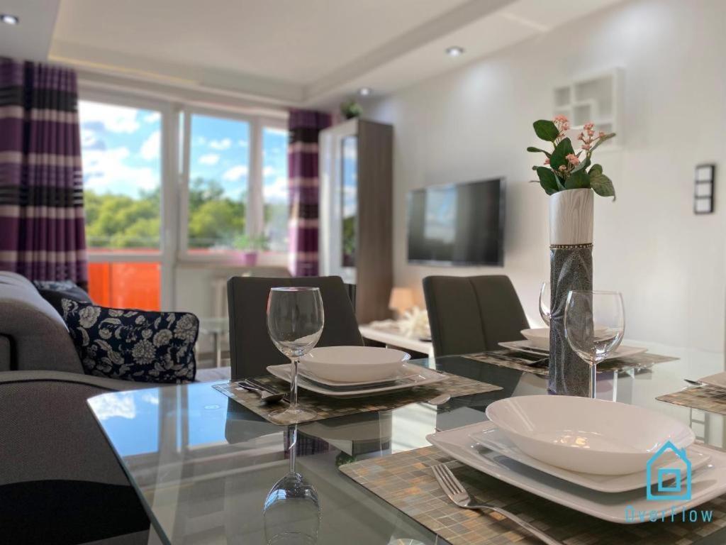 Апартаменти Violet - 10 Min To Old Town Gdansk,pkp & Shopping Mall